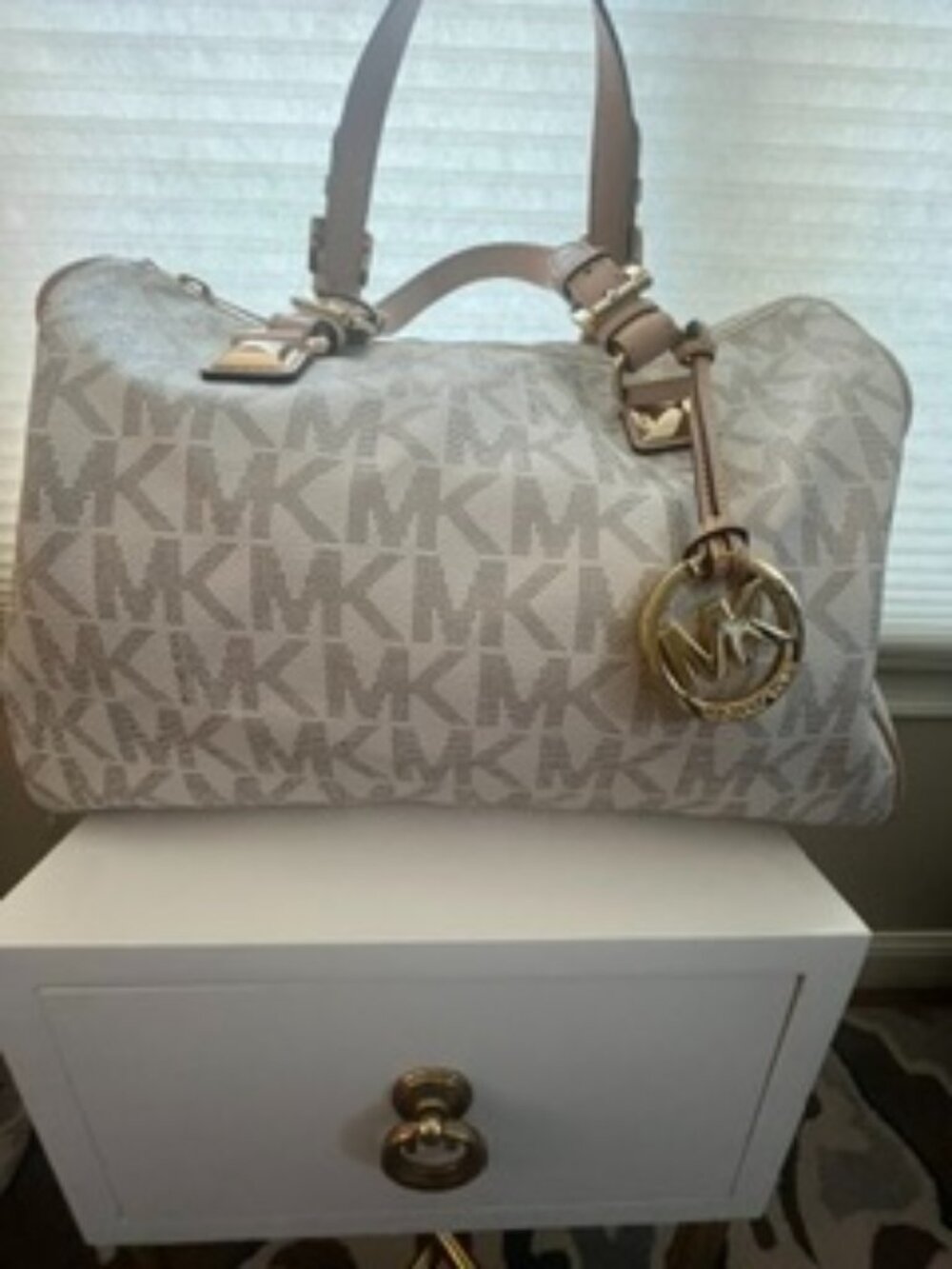 Michael Kors Grayson Medium Satchel – Vanilla